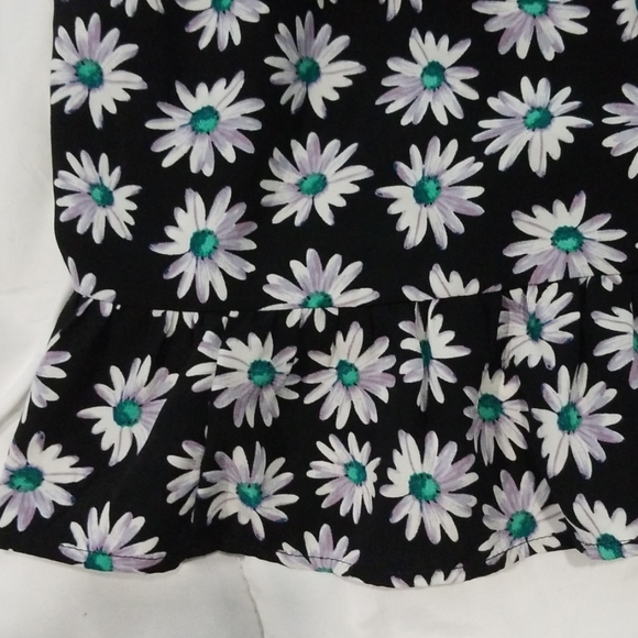 Ruffle bottom daisy mini dress - Picture 3 of 3
